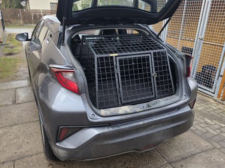 Klec do auta na míru