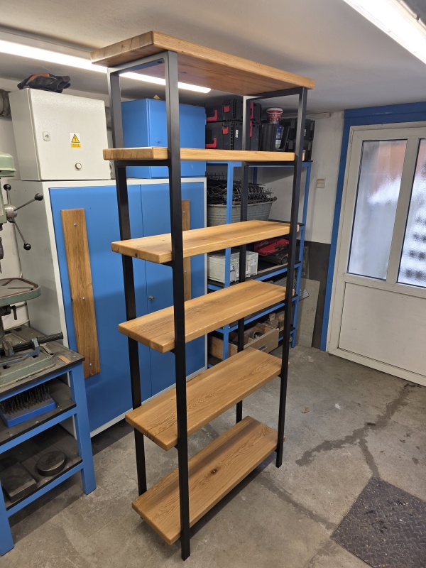 Dubový regál na míru